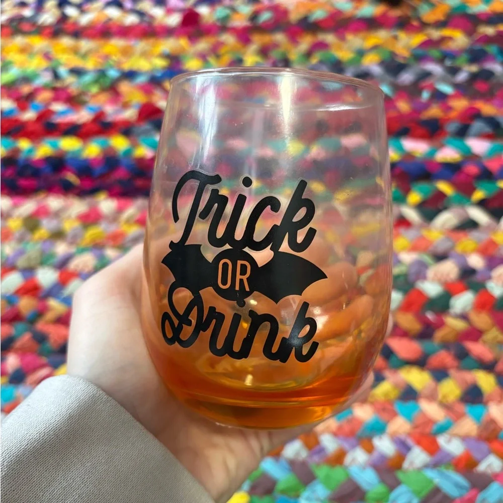 HALLOWEEN TRICK OR DRINK BAT STEMLESS WINE GLASS